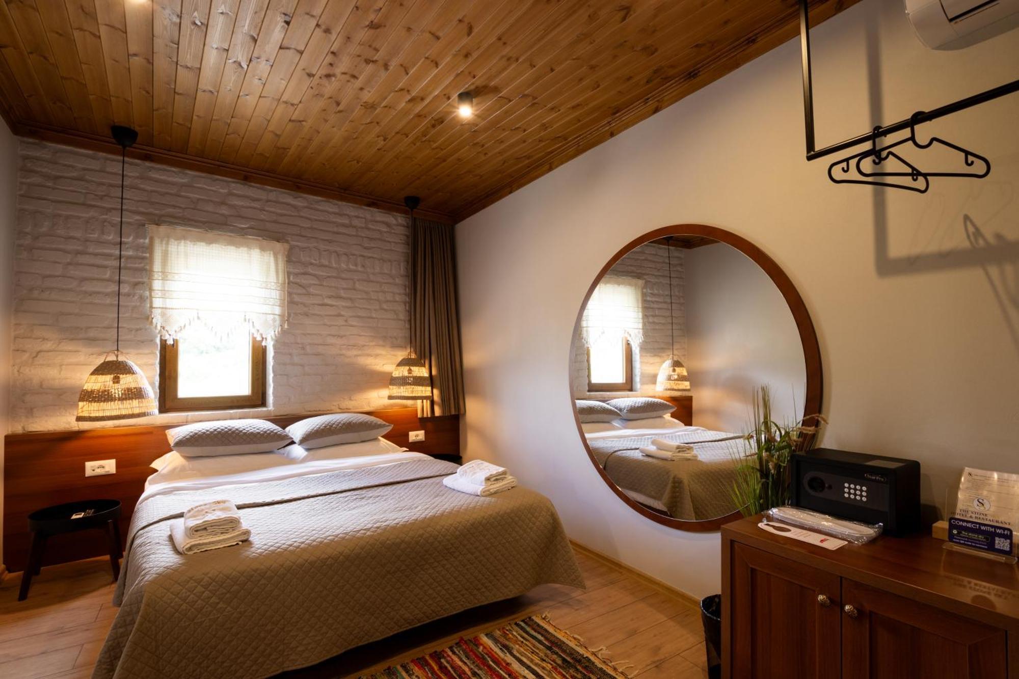 Gjirokastër The Stone Sky Hotel מראה חיצוני תמונה