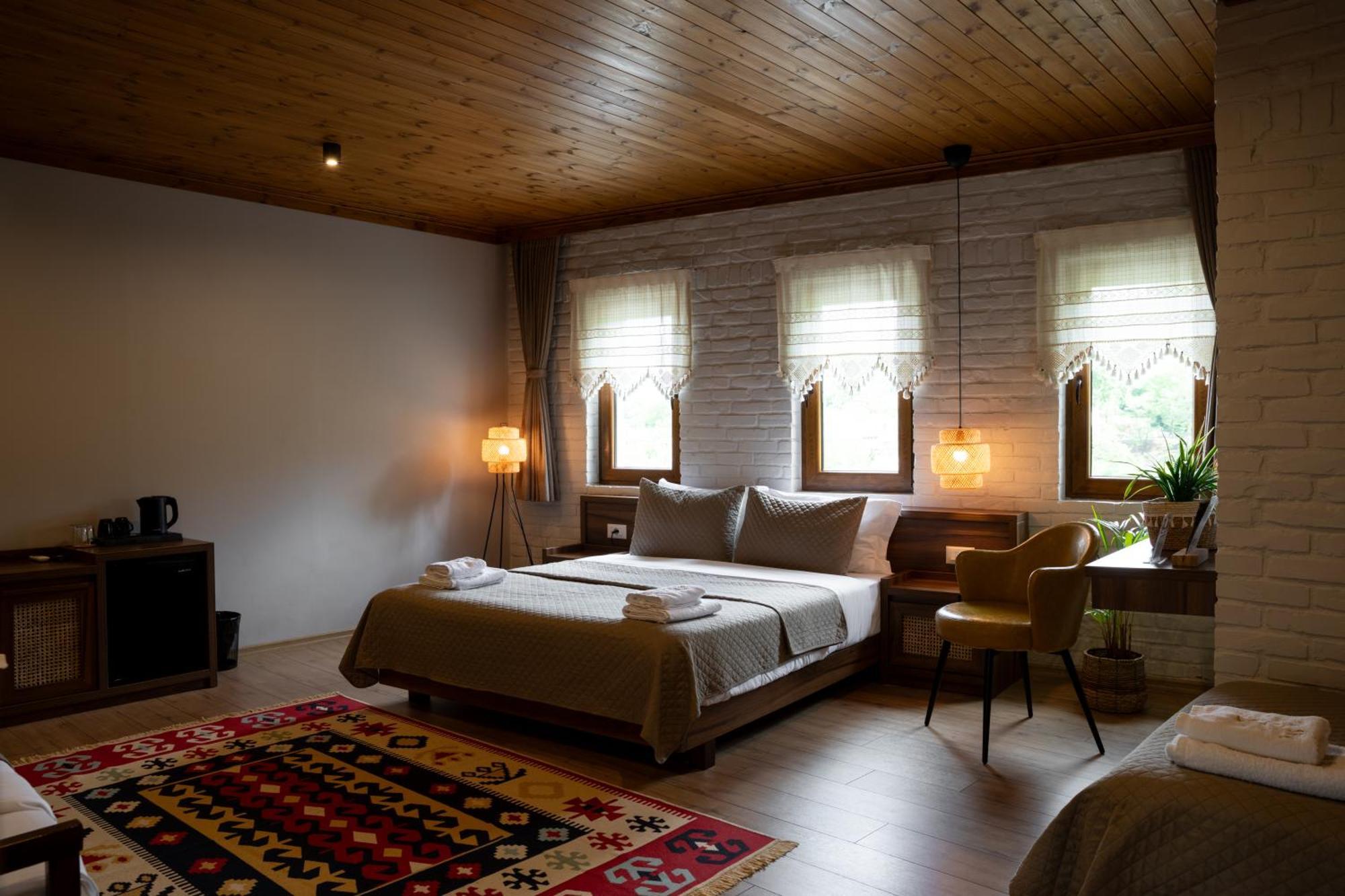 Gjirokastër The Stone Sky Hotel מראה חיצוני תמונה
