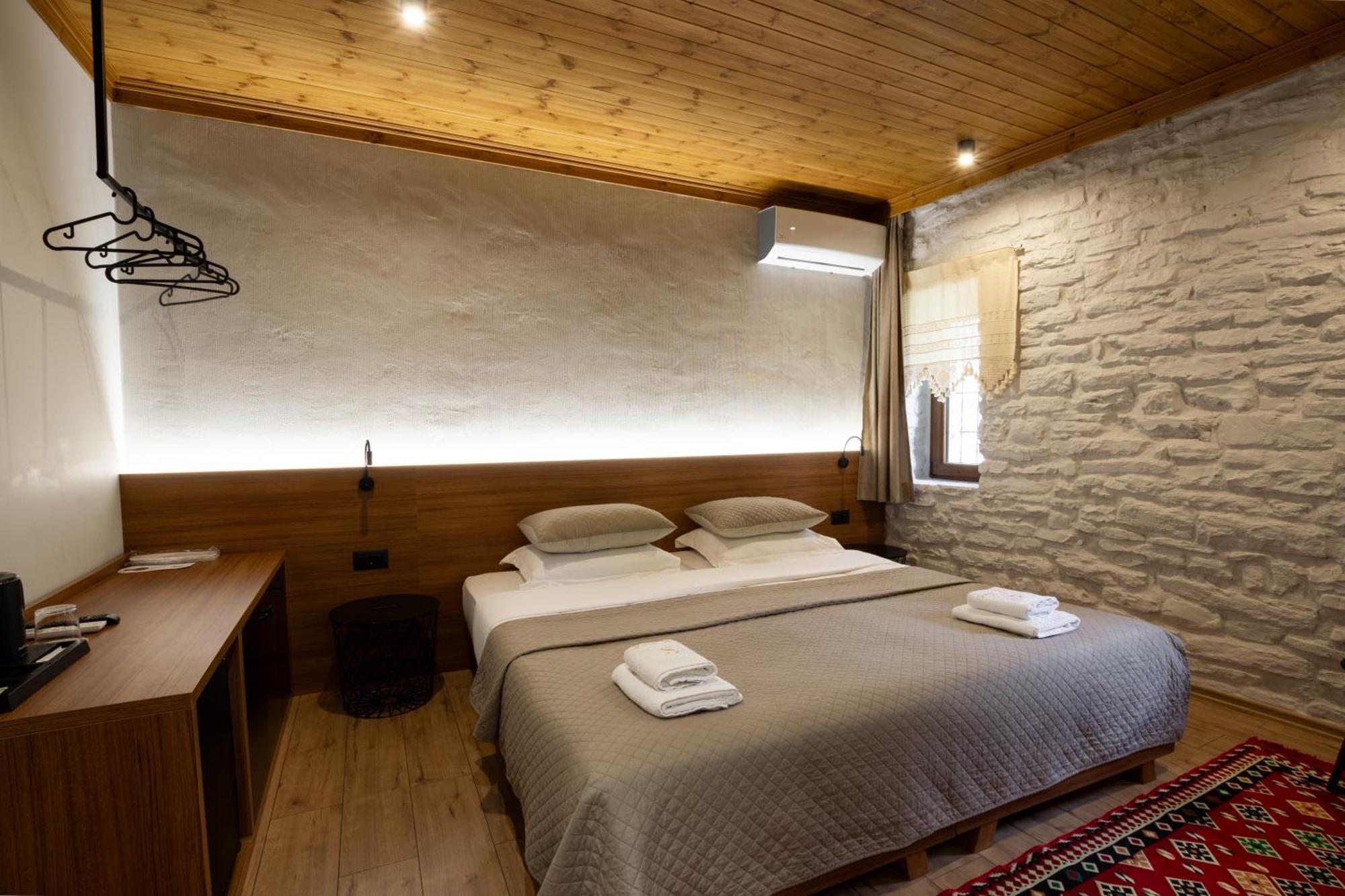 Gjirokastër The Stone Sky Hotel מראה חיצוני תמונה