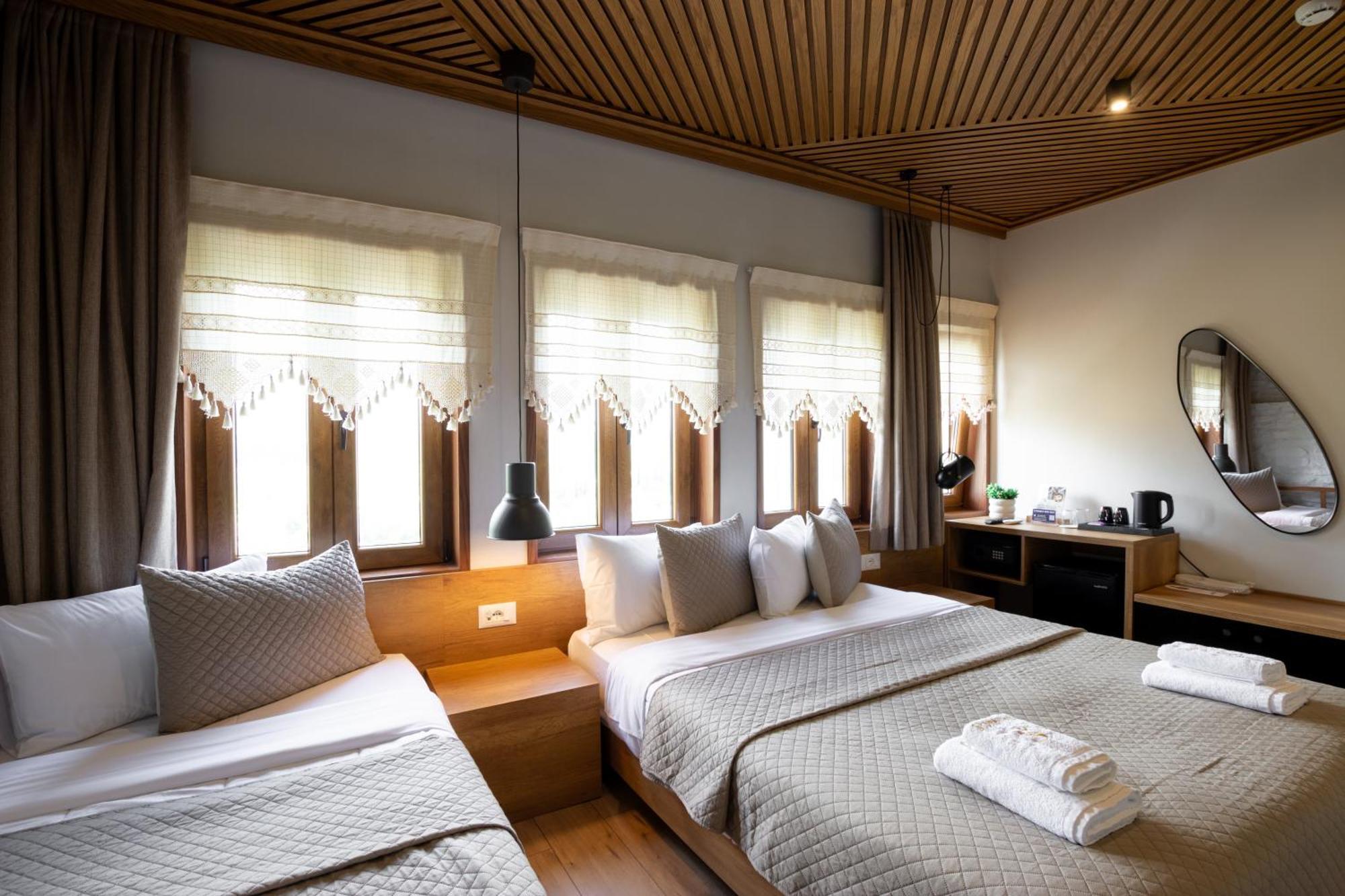 Gjirokastër The Stone Sky Hotel מראה חיצוני תמונה