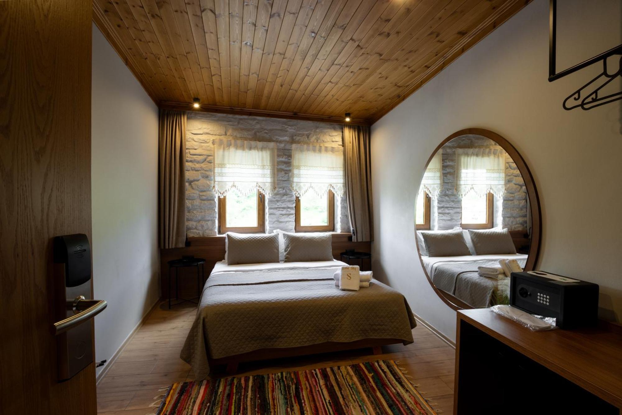 Gjirokastër The Stone Sky Hotel מראה חיצוני תמונה