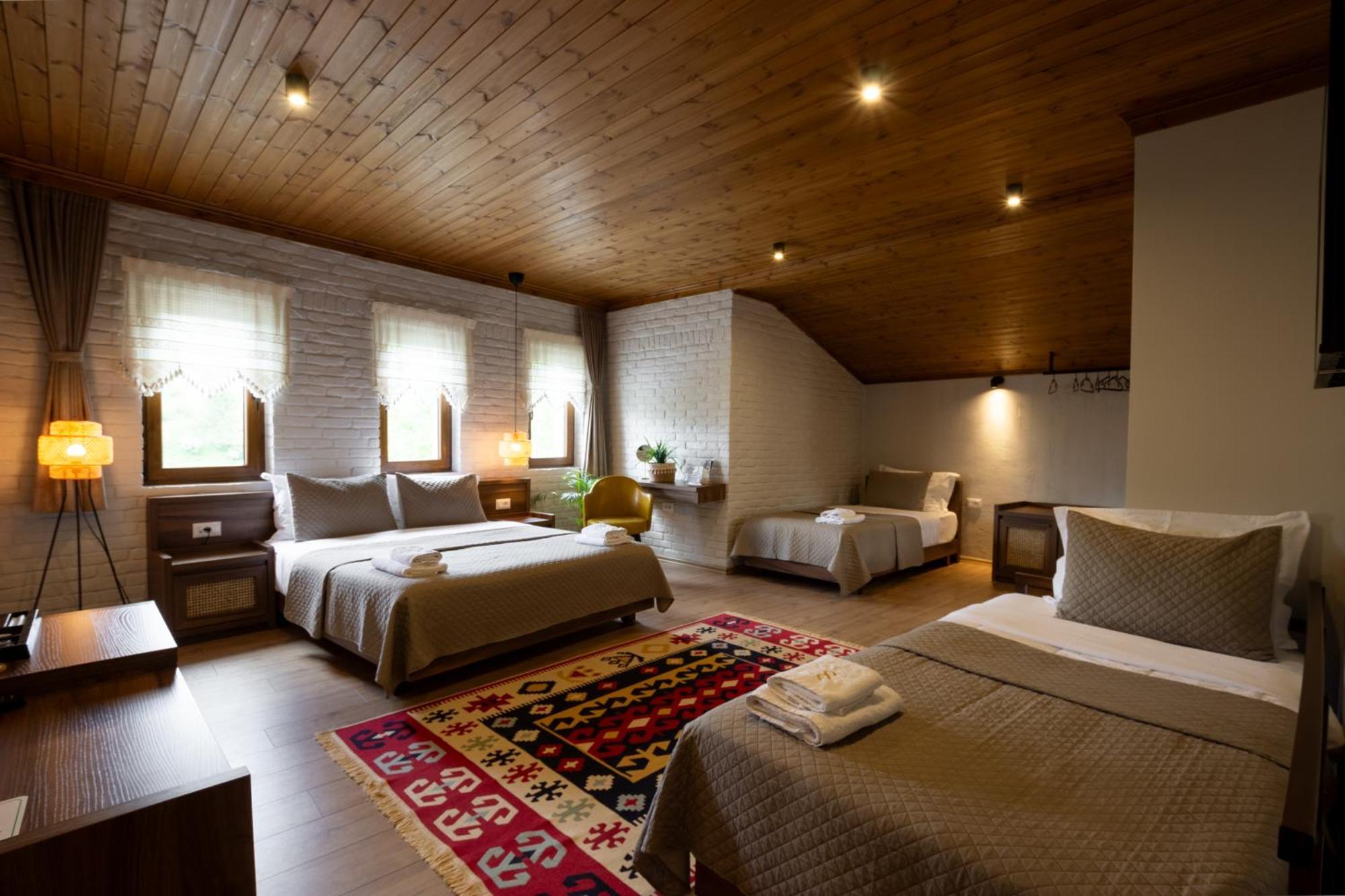 Gjirokastër The Stone Sky Hotel מראה חיצוני תמונה