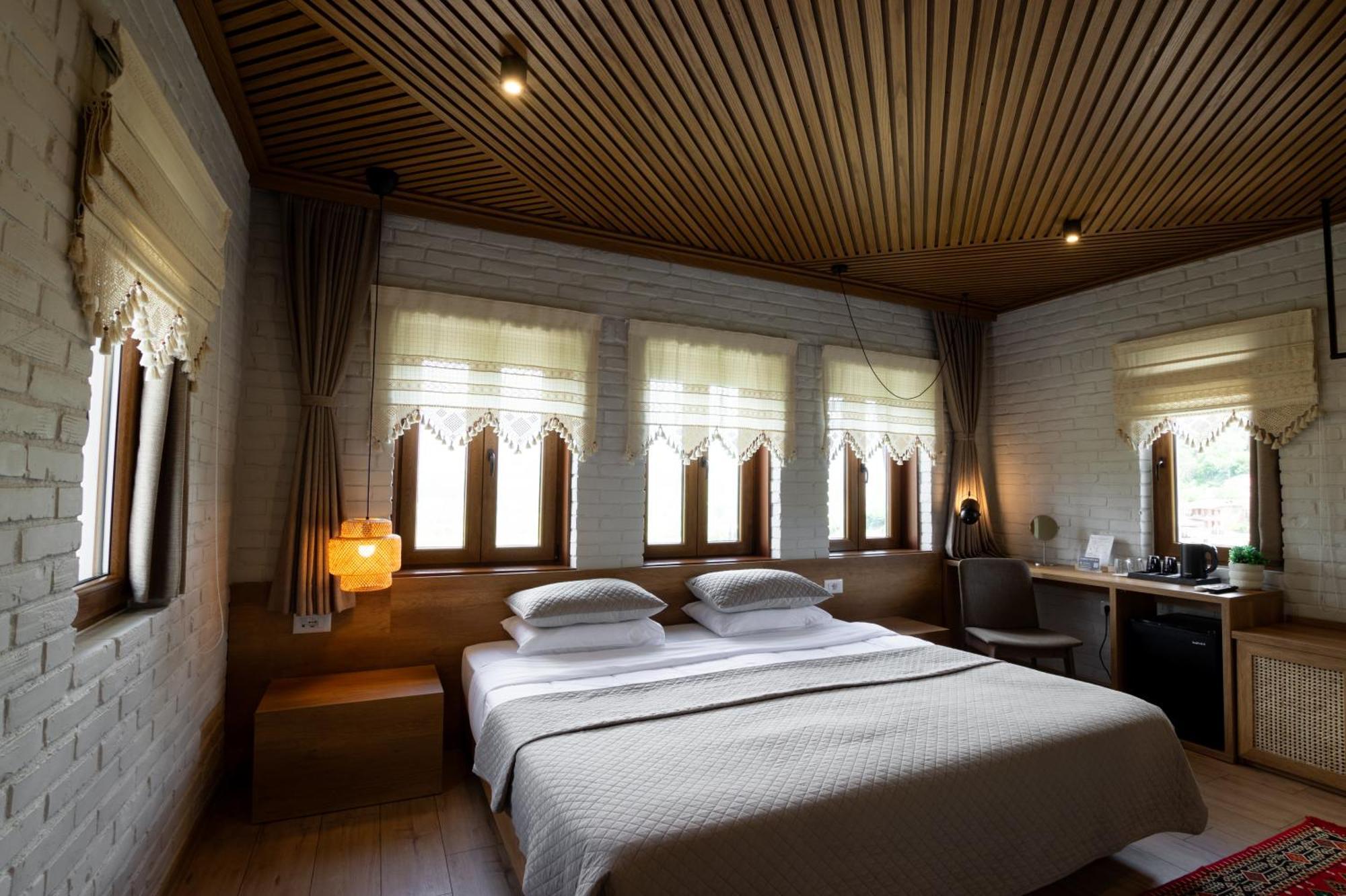 Gjirokastër The Stone Sky Hotel מראה חיצוני תמונה