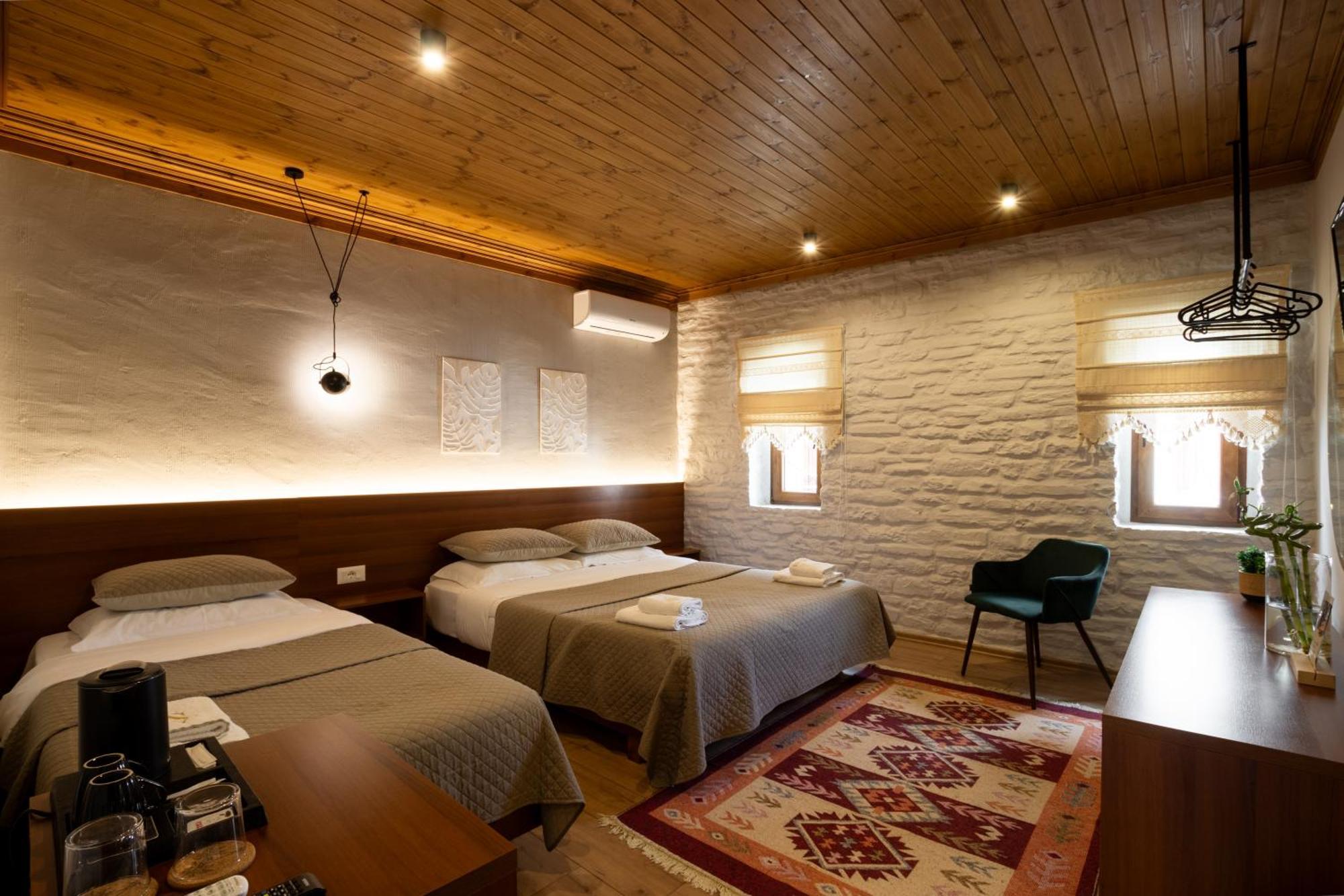 Gjirokastër The Stone Sky Hotel מראה חיצוני תמונה