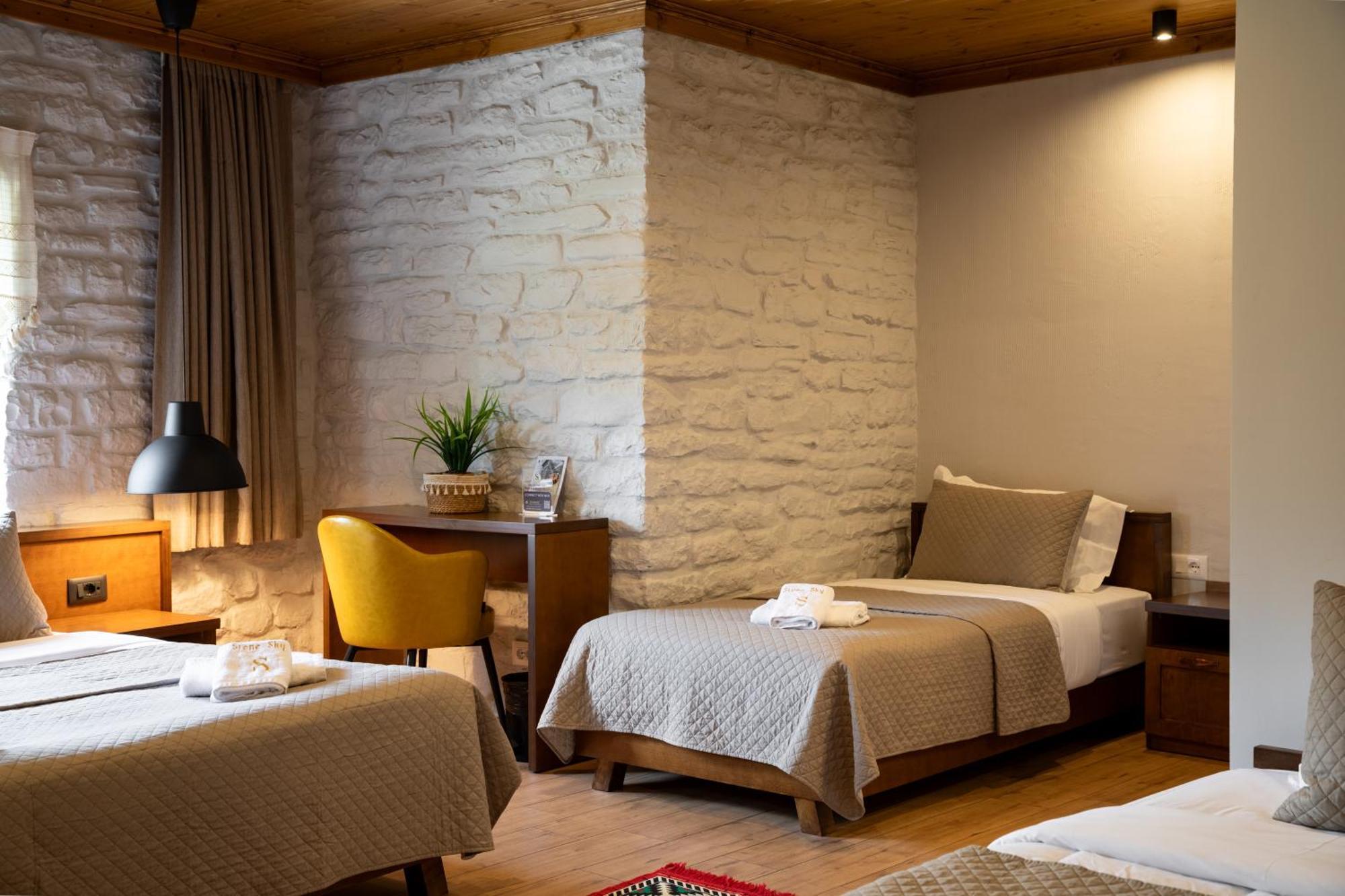 Gjirokastër The Stone Sky Hotel מראה חיצוני תמונה