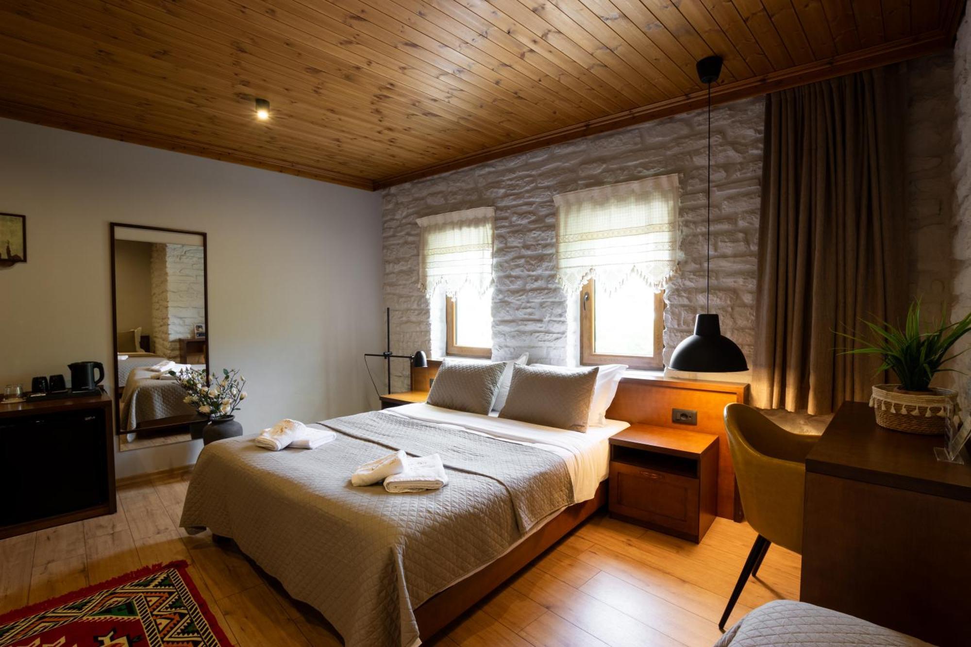 Gjirokastër The Stone Sky Hotel מראה חיצוני תמונה