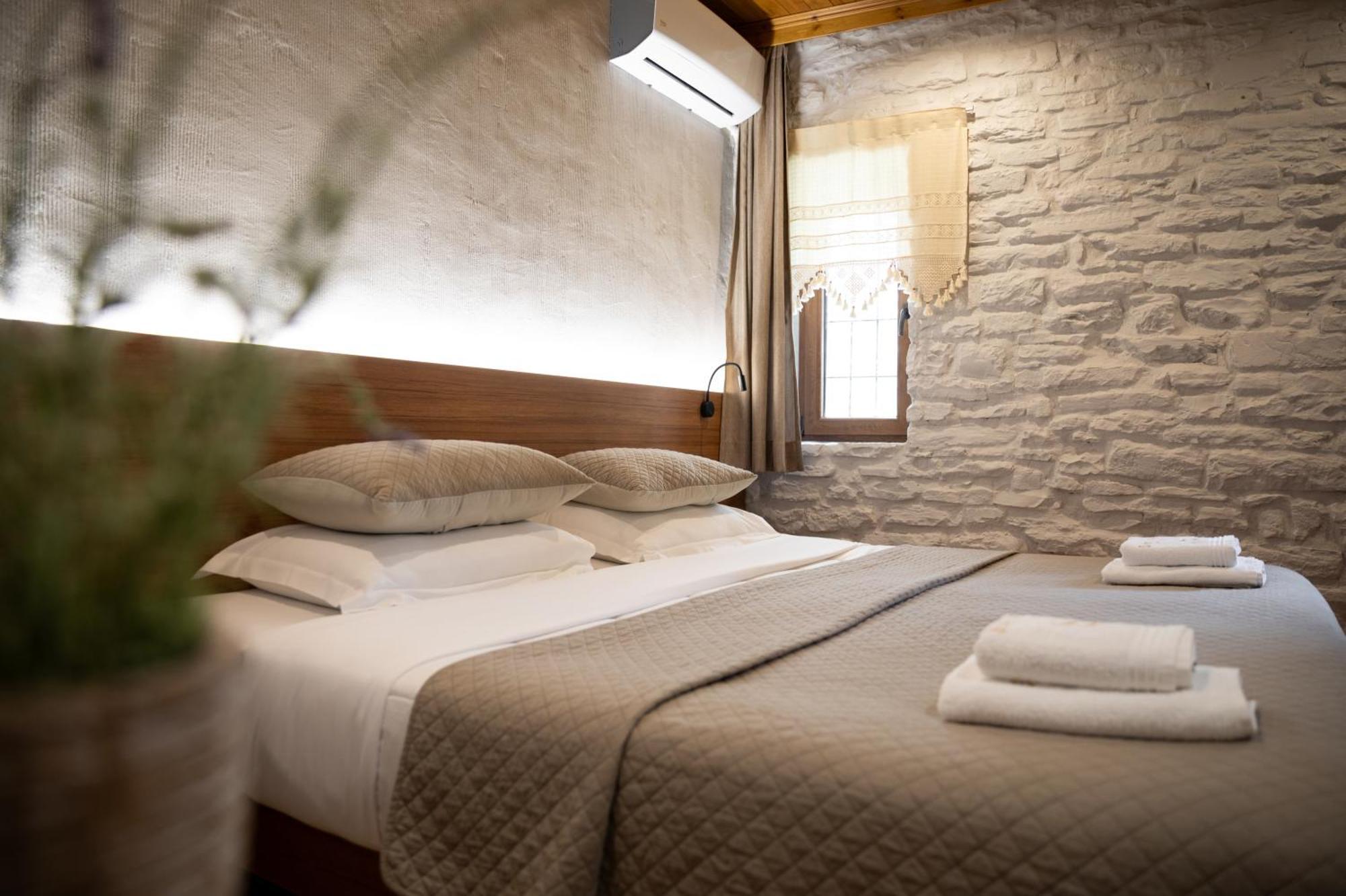 Gjirokastër The Stone Sky Hotel מראה חיצוני תמונה