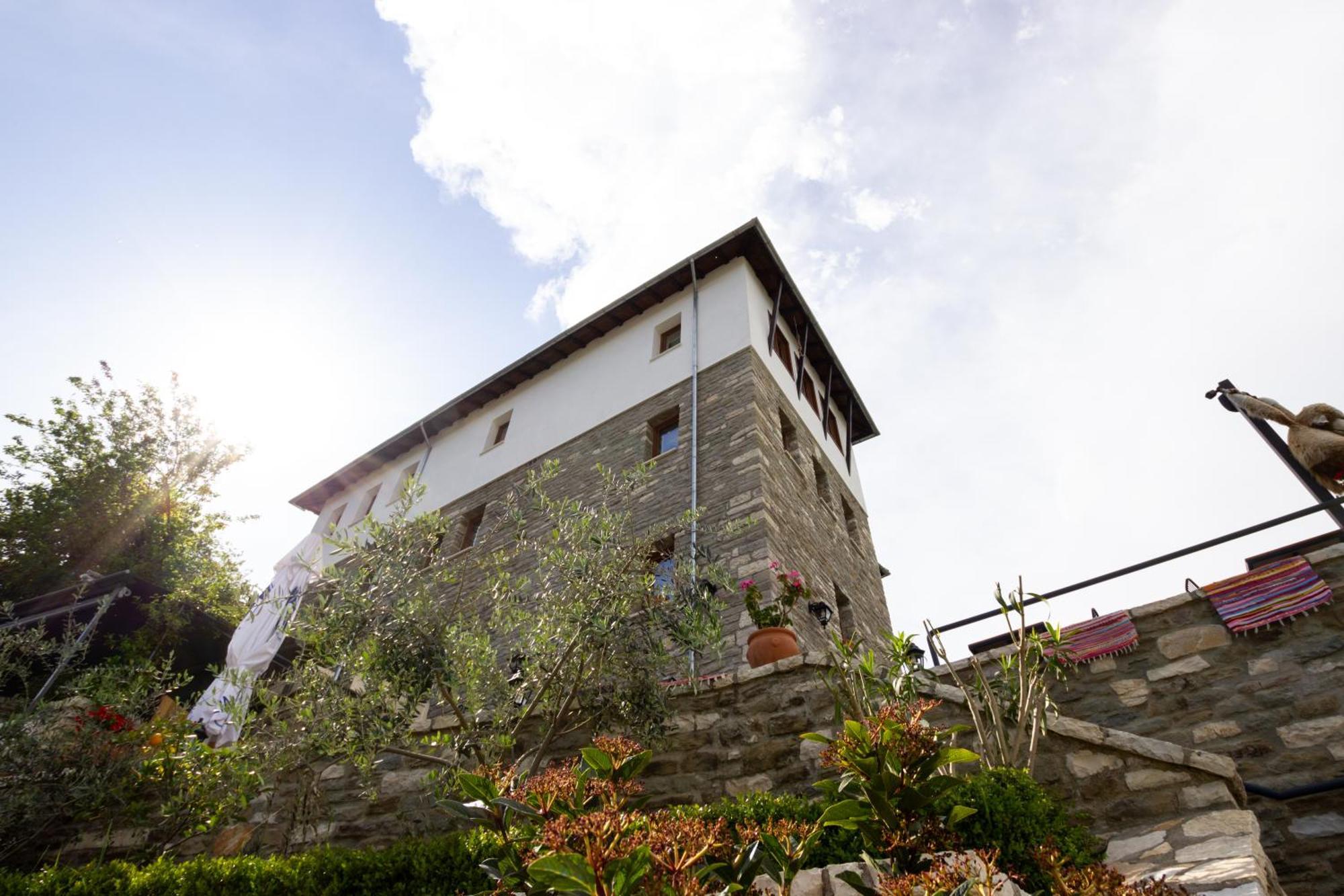 Gjirokastër The Stone Sky Hotel מראה חיצוני תמונה