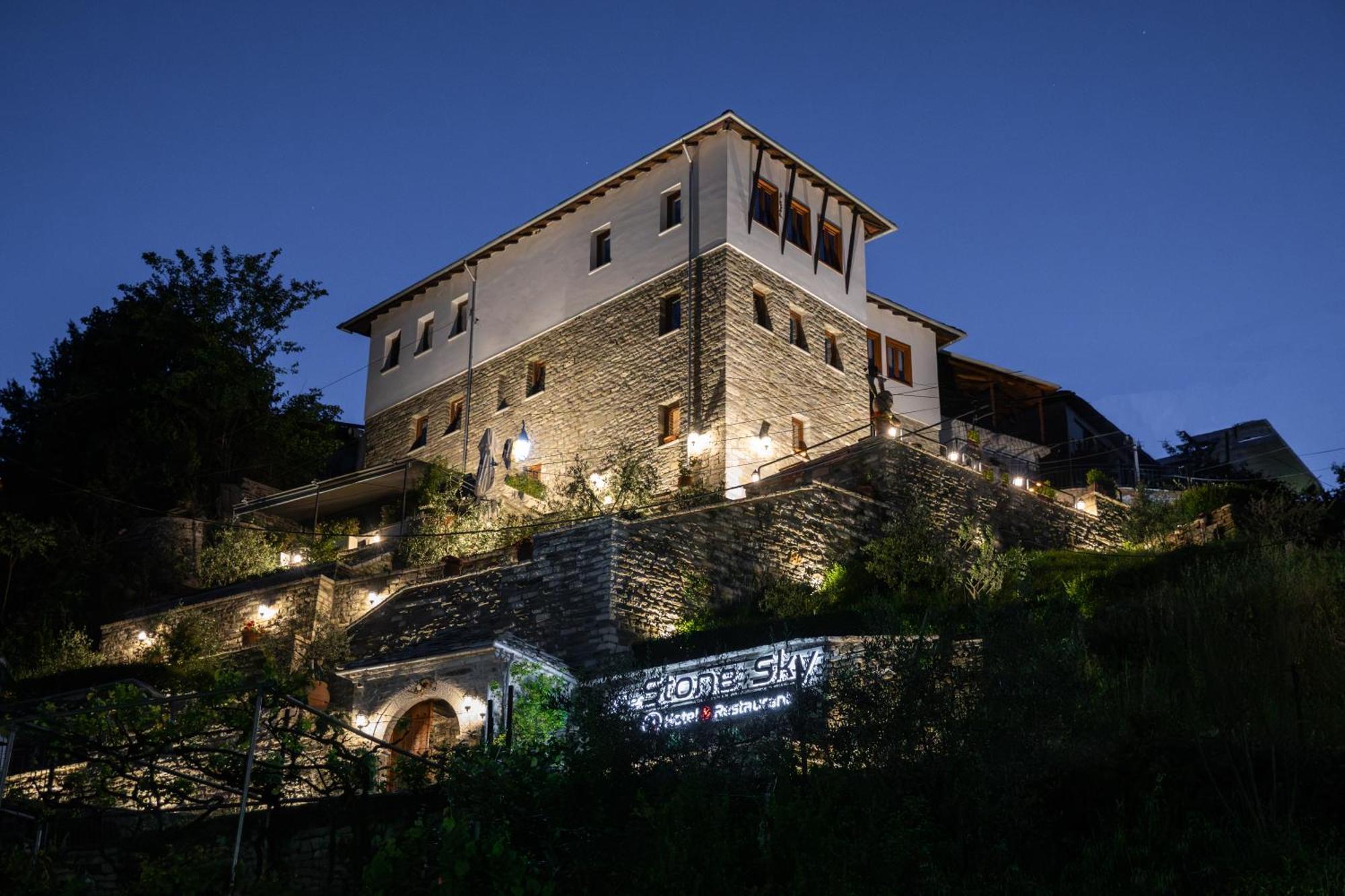 Gjirokastër The Stone Sky Hotel מראה חיצוני תמונה