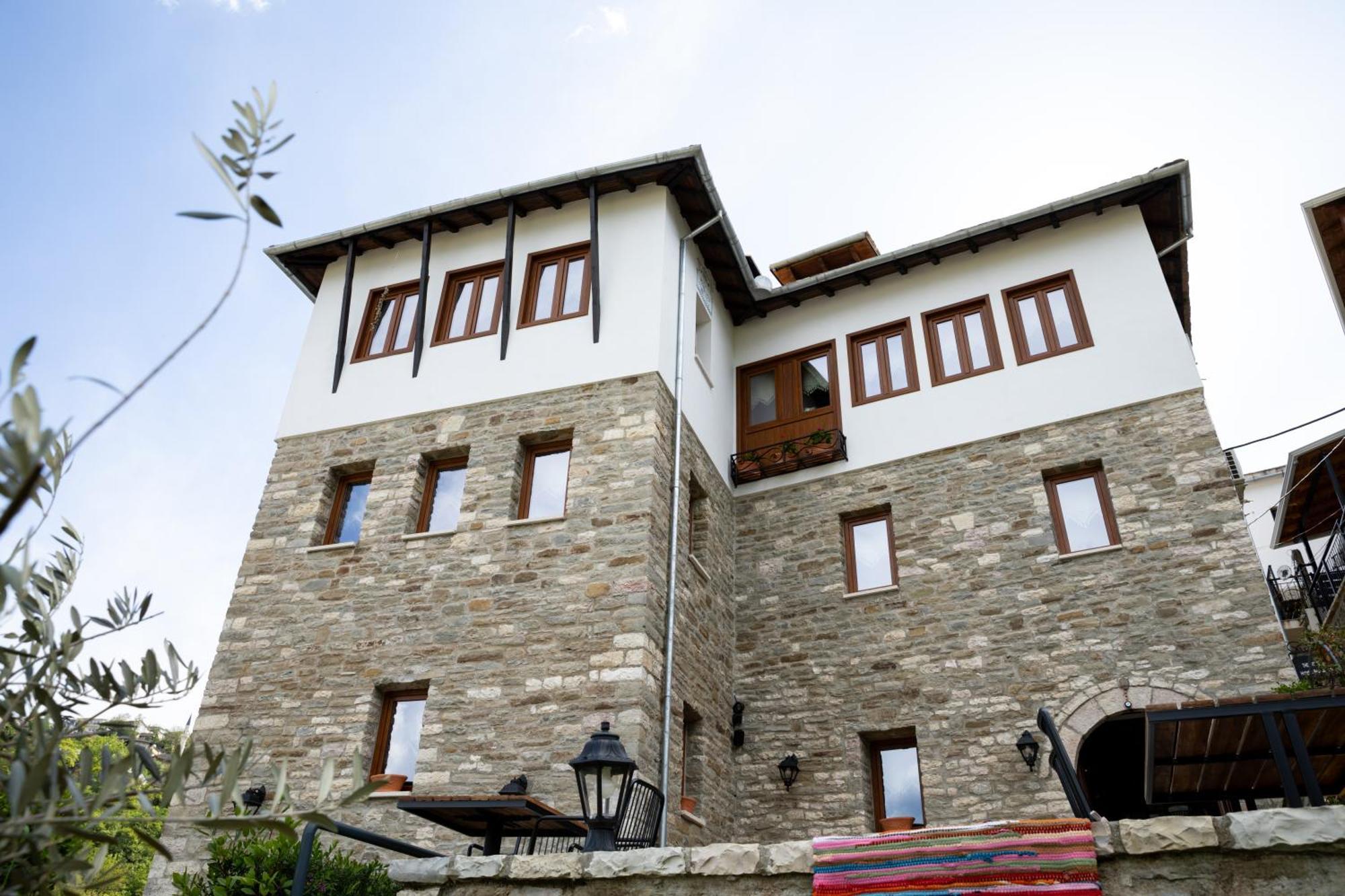 Gjirokastër The Stone Sky Hotel מראה חיצוני תמונה