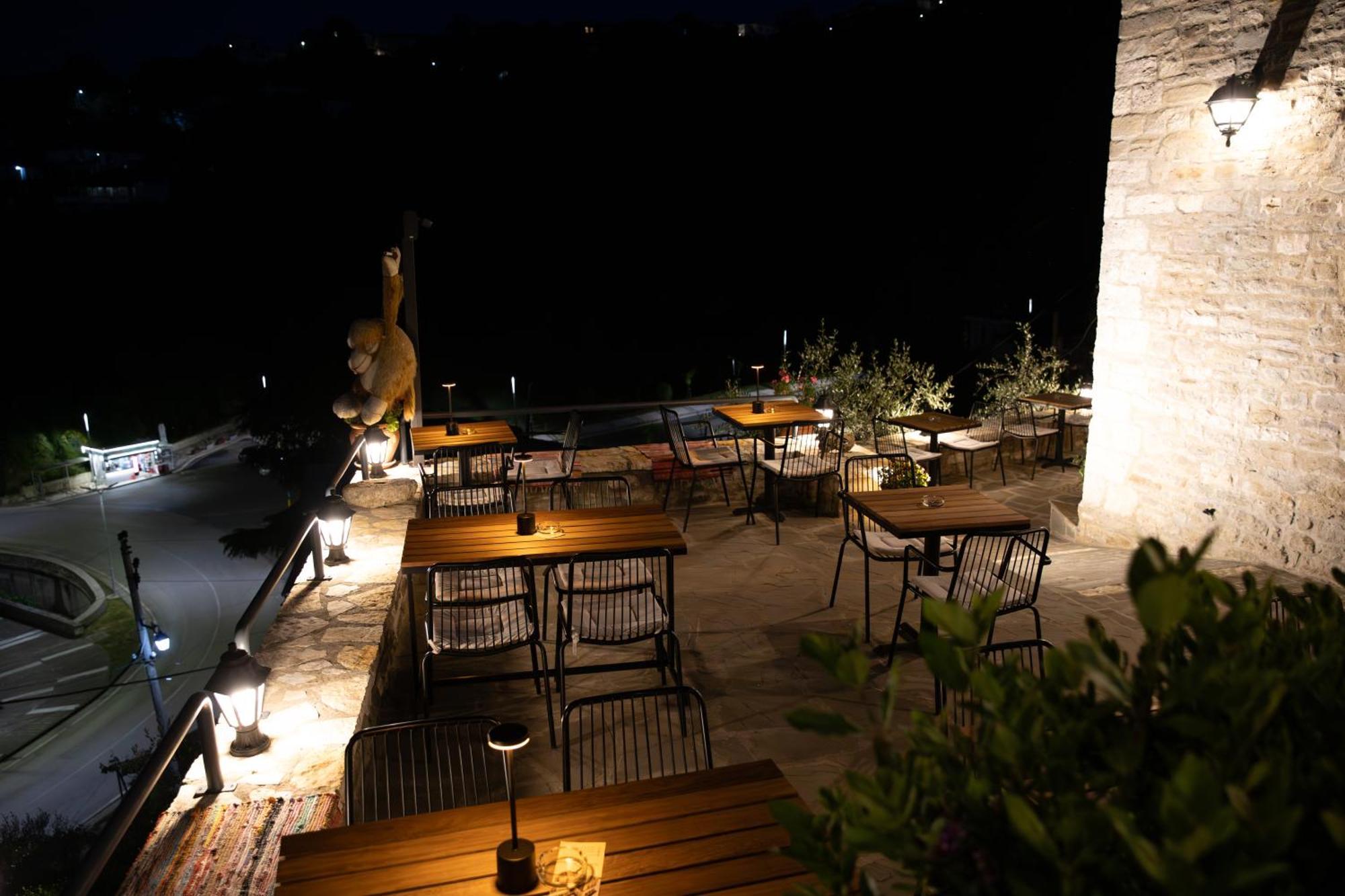 Gjirokastër The Stone Sky Hotel מראה חיצוני תמונה