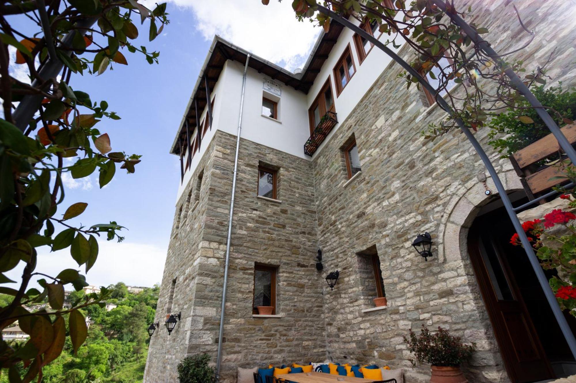 Gjirokastër The Stone Sky Hotel מראה חיצוני תמונה